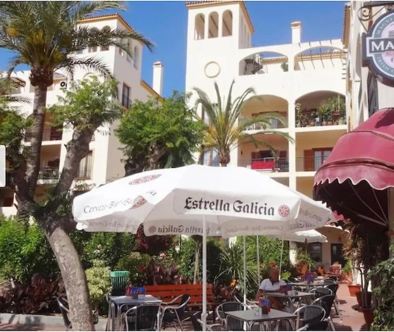 Apartamento Luxury Town House With Private Garden In Duquesa San Luis de Sabinillas